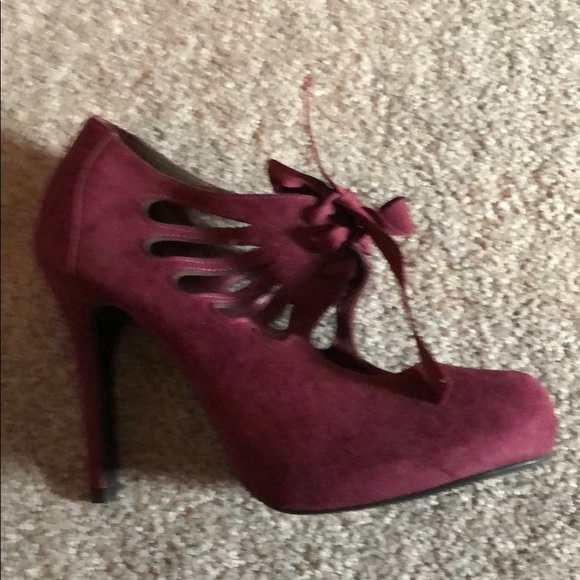 Lace up front purple heels - Picture 2 of 4